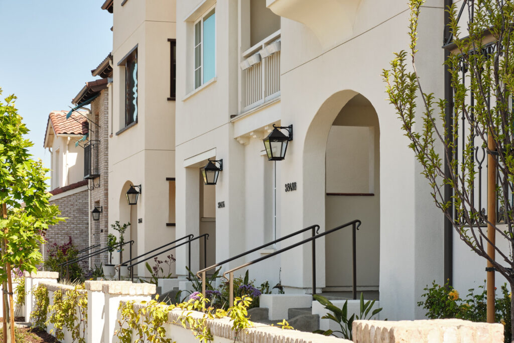 Archway courtyard entrance between Marabel townhomes in Newark, CA